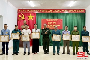 Siv tuô hluôr tơưk cuz jôngr thiaz nriar chơưv nênhs ntơưv xã Cà Nàng