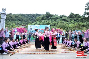 “Ve ban em” game show held in Phu Yen district