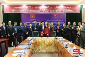 Giao ban nả vịa đèn mương tưa thứ XX khòng tỉnh Sơn La cánh tỉnh Hủa Phăn