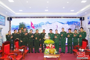 Houaphanh Military Command delegation pays pre-Tet visit to Son La