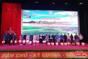 Đồng chí Lưv Thơưx ban Dân nguyện Ủy ban Thường vụ Quốc hội shuôk, puz huv trâu têx nênhs uô nuv