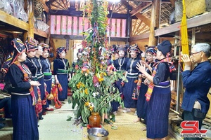 Xen Lau No festival re-enacted in Yen Chau district 