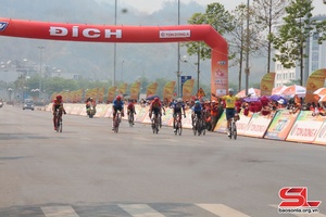 2nd stage of HCM City Television National Cycling Tournament in Son La a great success
