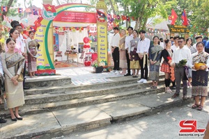 Meaningful activities held for Lao students in Son La on Bunpimay festival
