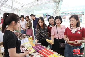 Moc Chau promotes culture, tourism, OCOP products