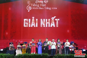 Moc Chau hosts finale of "The Voice of the White Bauhinia Region" Festival