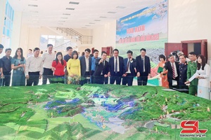 Xây dựng huyện Mộc Châu phát triển toàn diện