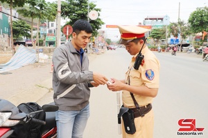 'Tăng cường kiểm tra, kiểm soát đảm bảo an toàn giao thông