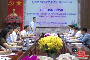 'Phát triển nguồn nhân lực đáp ứng yêu cầu trong giai đoạn mới