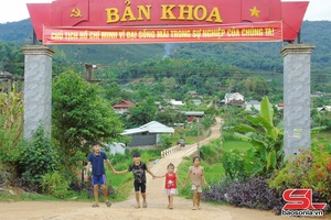 'Bản Khoa đoàn kết xây dựng nông thôn mới