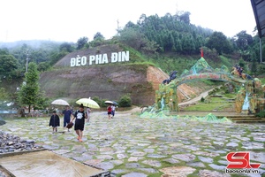 'Hấp dẫn du lịch trên đèo Pha Đin dịp nghỉ lễ