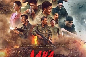 'Xem phim “Mưa đỏ” nước mắt tuôn trào