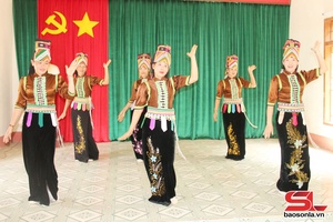 'Giữ gìn nét đẹp văn hóa dân tộc La Ha