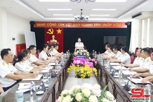 Thuế cơ sở 4 phấn đấu thu ngân sách vượt chỉ tiêu