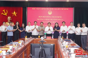 'Tự hào Trường Chính trị tỉnh đạt chuẩn mức 1