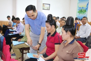 'Giúp đồng bào dân tộc thiểu số tiếp cận pháp luật