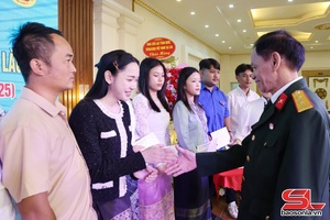 'Vun đắp mối quan hệ hữu nghị đặc biệt Việt Nam – Lào