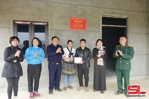 'Ấm tình dân tộc, nghĩa đồng bào