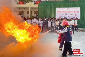 'Trang bị kiến thức, kỹ năng PCCC cho học sinh