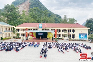 Điểm sáng trong khối trường THPT