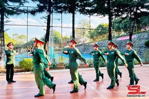 'Xung kích thực hiện khâu đột phá