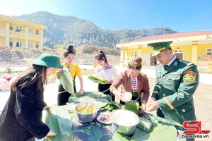 Gác niềm riêng thêm xuân mới