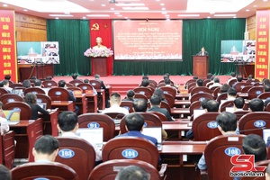 'Tập trung xây dựng Đảng và hệ thống chính trị cơ sở vững mạnh