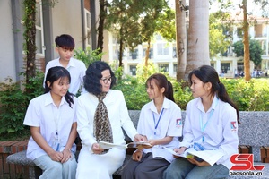 'Tăng tốc ôn thi tốt nghiệp cho học sinh lớp 12