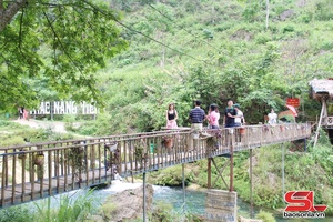 'Phát huy thế mạnh du lịch từ những danh lam thắng cảnh