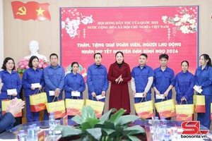 'Đồng hành, chăm lo cho đoàn viên, người lao động