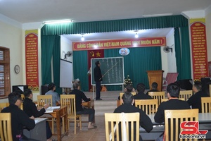 'Gìn giữ tiếng nói và chữ viết dân tộc