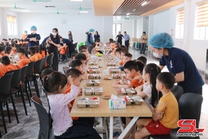 Đảm bảo bữa ăn đủ dinh dưỡng cho trẻ mầm non