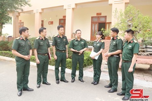 'Học và làm theo Bác để xây dựng đơn vị vững mạnh toàn diện