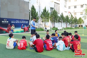 'Tìm kiếm tài năng bóng đá trẻ