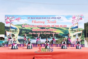 'Phiên chợ thắm tình hữu nghị