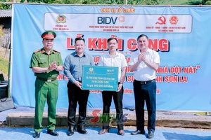 'Chiềng Sung chung tay xóa nhà tạm, dột nát