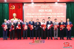 'Hành trình tìm thấy Đảng trong nhịp sống của đồng bào