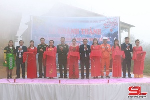 Bàn giao công trình “Thắp sáng đường giao thông nông thôn” tại xã Chiềng Ân