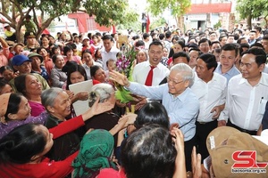 Thực hành dân chủ và tăng cường pháp chế