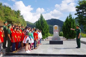 Phát huy sức mạnh của nhân dân trong đấu tranh chống quan điểm sai trái, thù địch