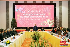 Tỉnh ủy, HĐND, UBND, Ủy ban MTTQ Việt Nam tỉnh gặp mặt Ban Liên lạc cán bộ Sơn La tại Hà Nội 