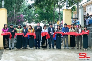 Nậm Giôn khánh thành công trình đường giao thông