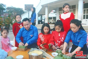 Tưng bừng “Lễ hội đón xuân” 