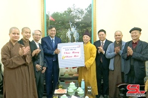 Ban Trị sự Giáo hội Phật giáo Việt Nam tỉnh Sơn La thăm, chúc mừng năm mới