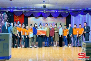 HANWHALIE Sơn La chi trả 450 triệu đồng quyền lợi bảo hiểm cho khách hàng
