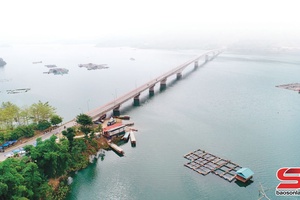 Nhịp sống bên sông Đà