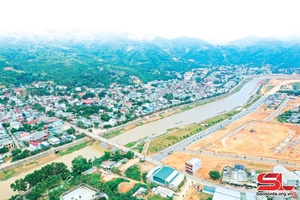 Chấm phá thị trấn vùng biên