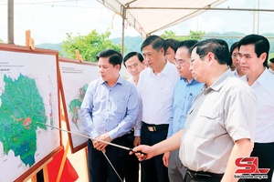 Cao tốc Hòa Bình - Mộc Châu để Sơn La bứt phá