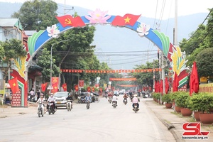 Thị trấn Phù Yên tưng bừng đón xuân mới
