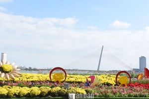 Mùa xuân và giọt nhớ thiên thanh
